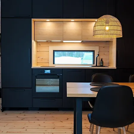 Chalet Black *